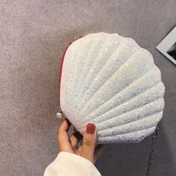 Glam Clam / Sparkle Seashell Crossbody Handbag /Silvery White- NWT - Picture 13 of 13